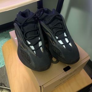 Adidas Yeezy 700 v3 Clay Brown